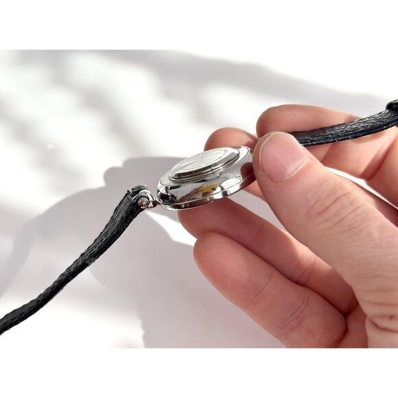 Elizabeth Taylor Leather Silver Ladies Vintage Wristwatch - 29mm - WORKS! - Picture 10 of 10